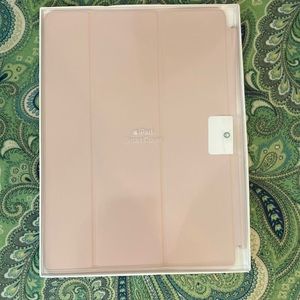 NIB. Apple Smart Cover for 9.7” - Pink Sand.